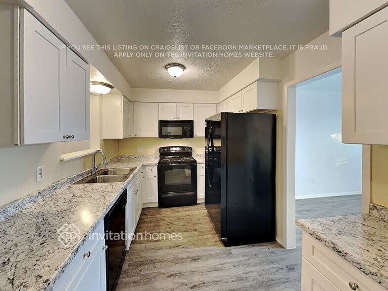 Building Photo - 13942 Towneway Dr