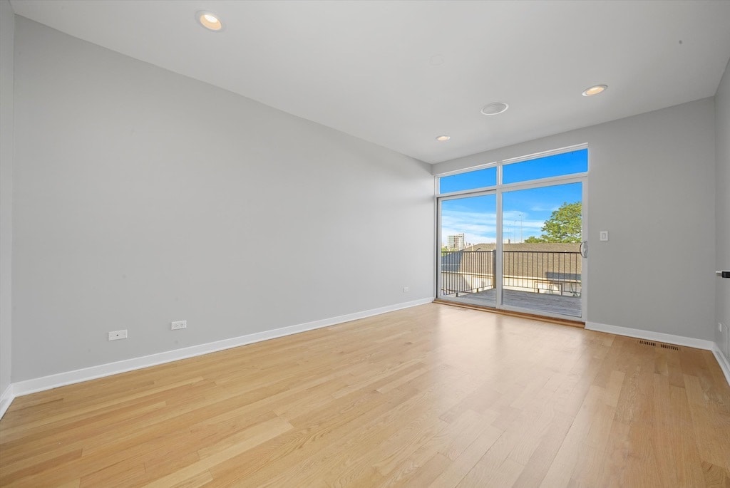 Building Photo - 1541 N Bosworth Ave