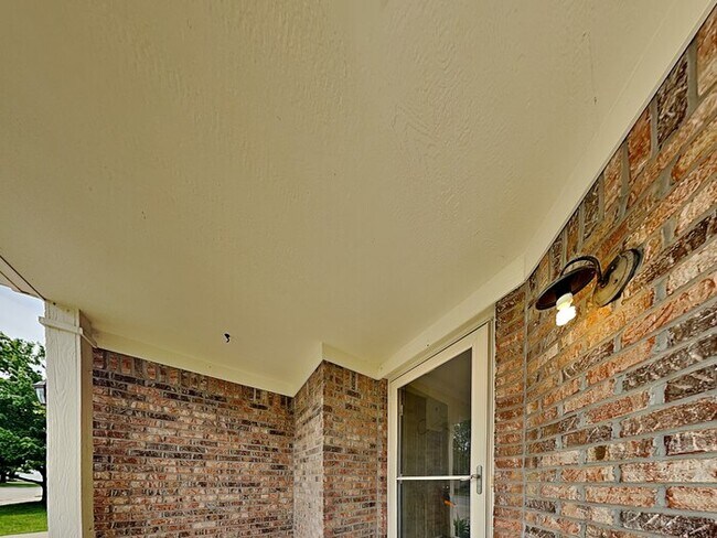 Building Photo - 3 bed 2.5 bath in Fishers!