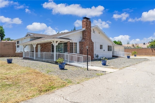 Building Photo - 1345 S Jellick Ave