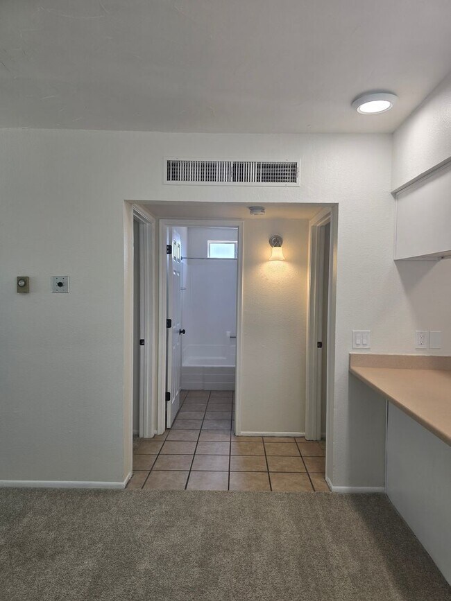 Building Photo - 926 N Belvedere Ave