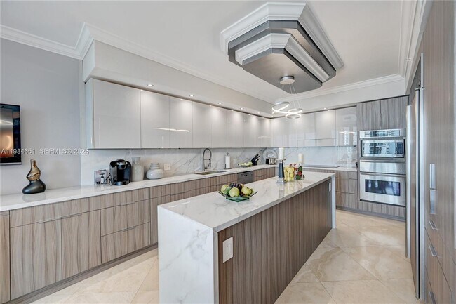 Building Photo - 3101 S Ocean Dr