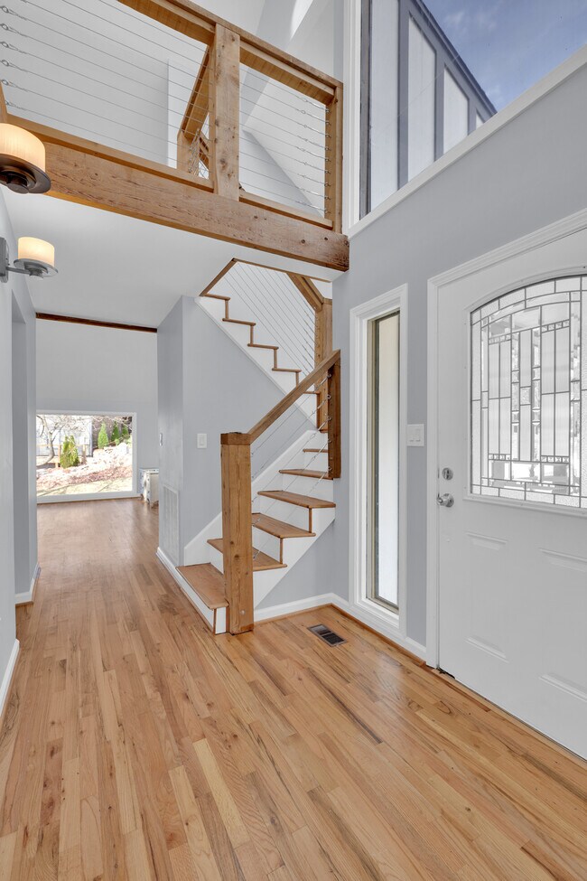 Building Photo - 294 Shades Crest Rd