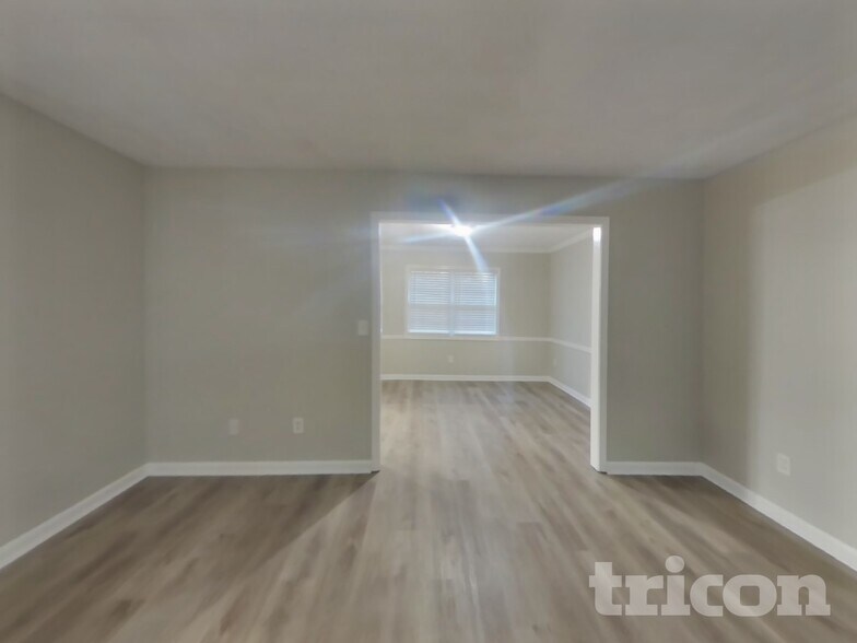 Building Photo - 3845 Forsythia Way