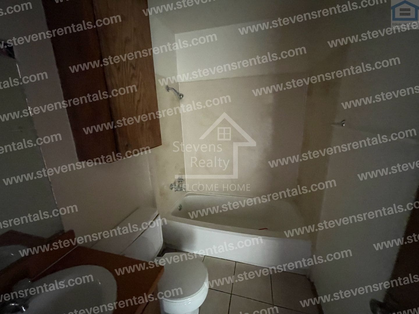 Building Photo - 1912 SW D Ave