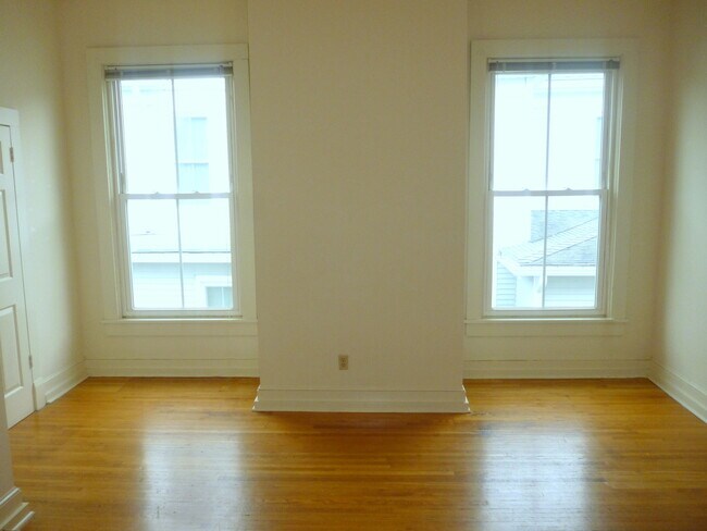 Building Photo - 1107 Wertland St