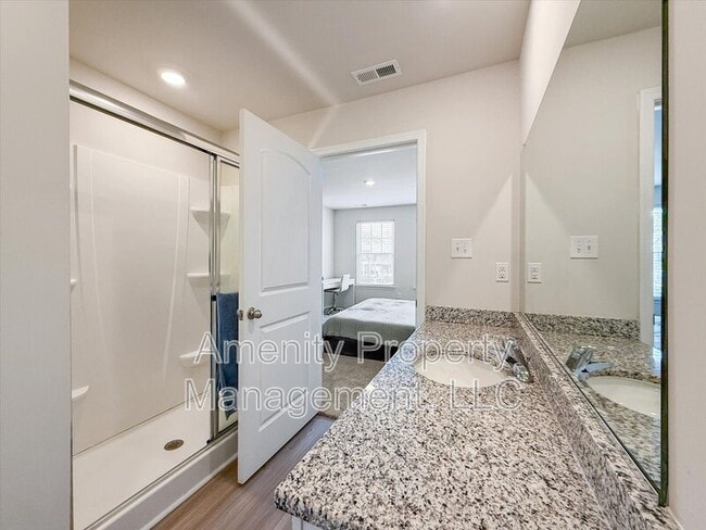 Building Photo - 1527 Auckland Ct