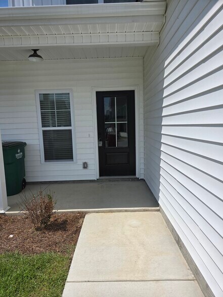 Building Photo - 632 Abigail Taylor Dr