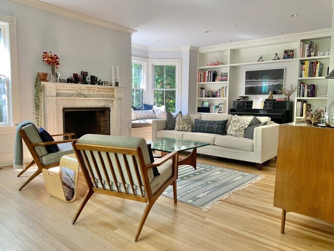 Building Photo - 81 Hampton St