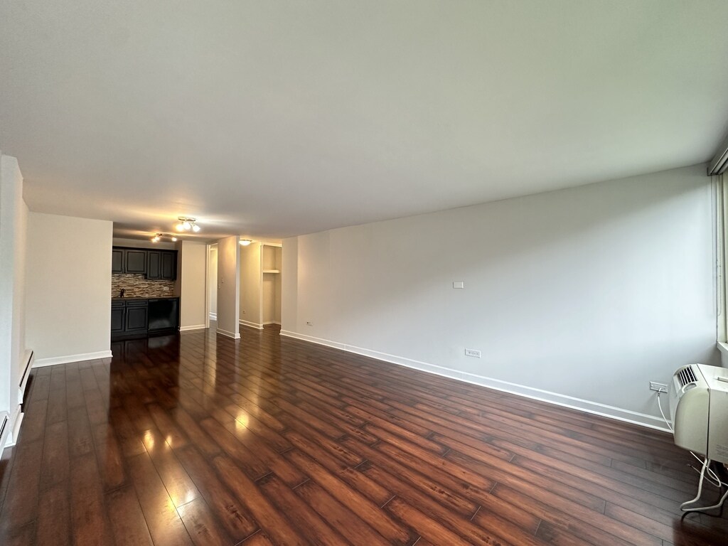 Building Photo - 1442 N Dearborn St