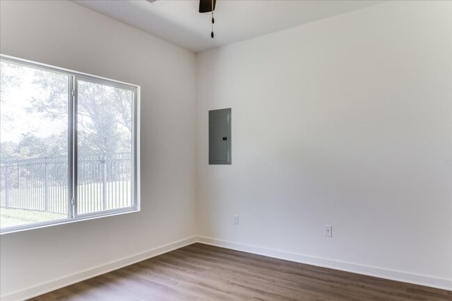 Building Photo - 11310 W 35th St S