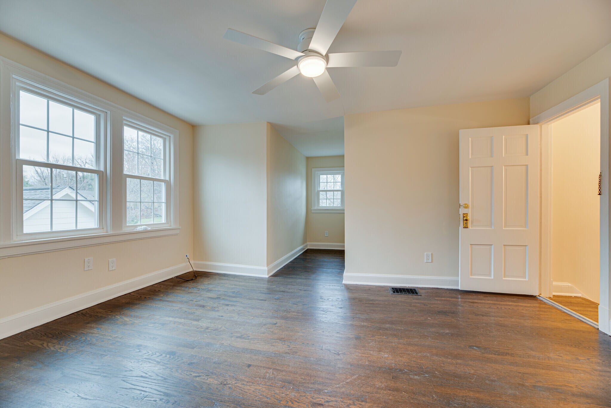 Living Room - 1109 Graybar Ln