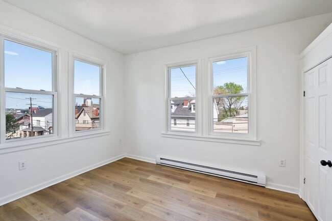 Building Photo - 348-350 Wyoming Street