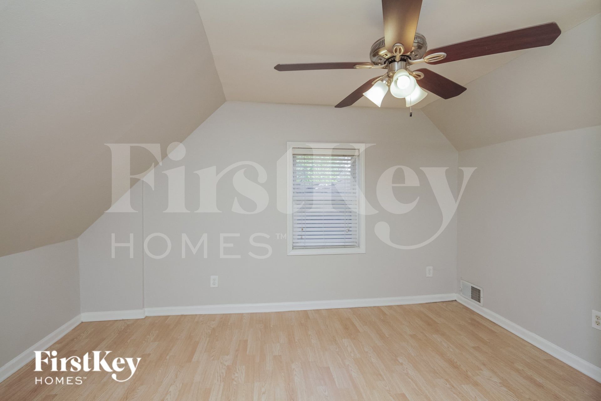 Building Photo - 15006 Avers Ave
