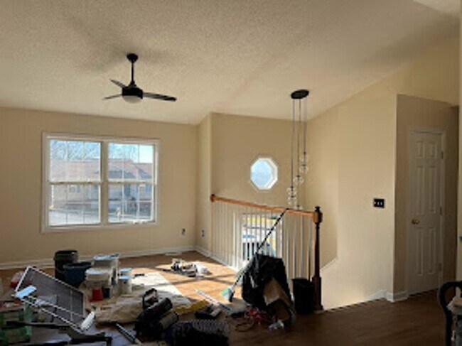 Building Photo - 3 bed 2 bath + 2 car garage- Jonesborough