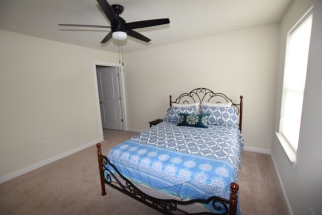 Building Photo - 15966 Winding Bluff Dr