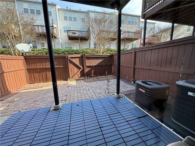 Building Photo - 1379 Thornborough Dr