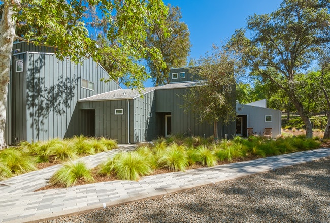 Building Photo - 23501 Ave La Caza