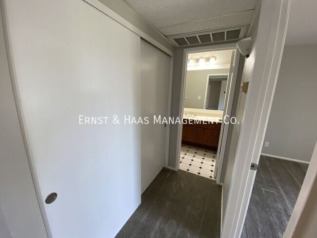 Building Photo - 576 N Bellflower Blvd
