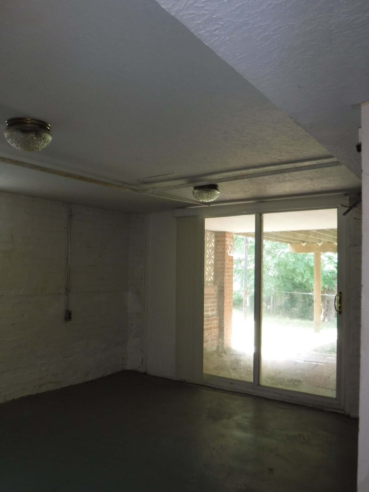 Building Photo - 3008 Miller Ave