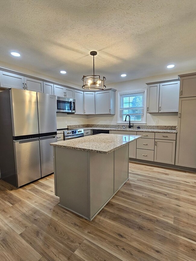 Building Photo - 395 W Crocus Dr