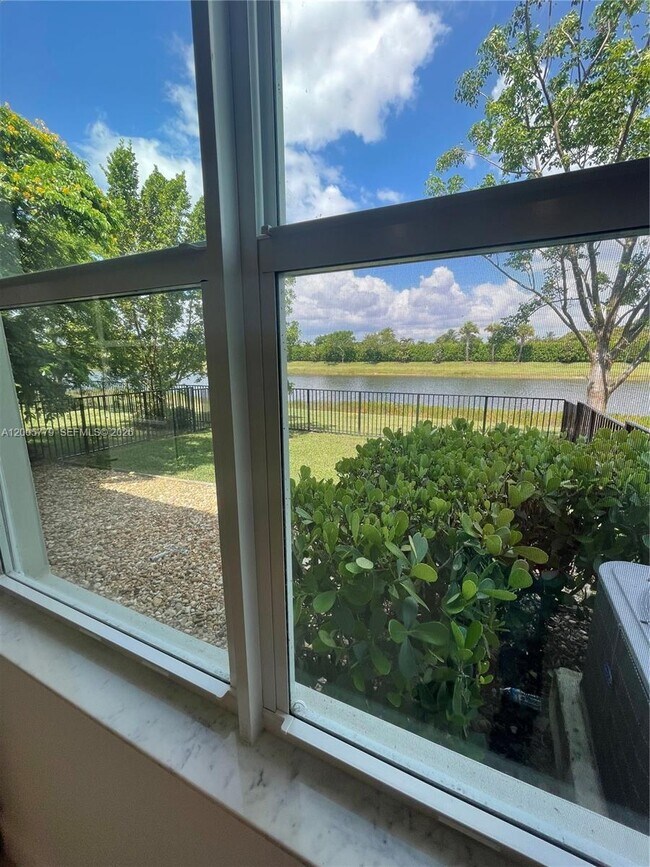 Building Photo - 9019 Kingsmoor Wy