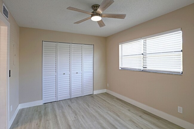 Building Photo - Mystic Gardens 5303-310