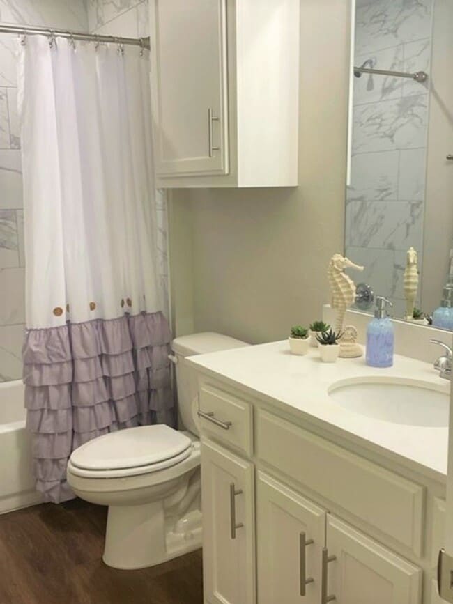 Building Photo - 3 Bed 2 Bath 2 Car Duplex Freedom Villas in Midwest City, OK