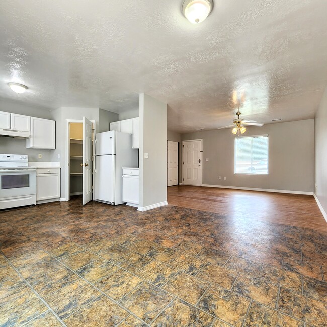 Building Photo - 7482 S 100 W