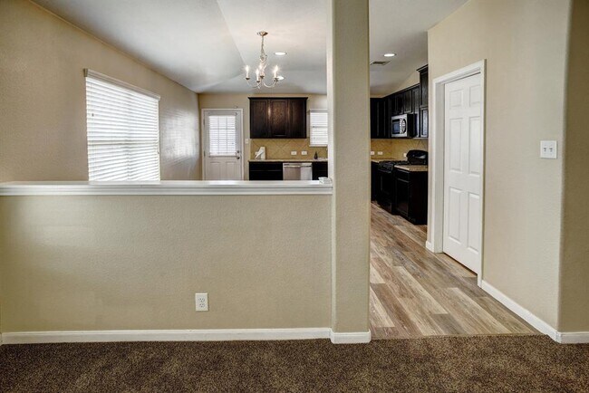 Building Photo - 319 Wildcat Dr
