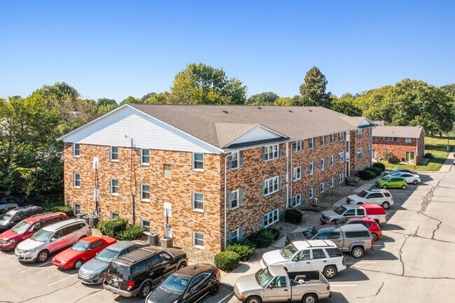 Building Photo - Cozy & Affordable 2-Bedroom Apartment at The Oaks on Davidson – Greensburg, IN