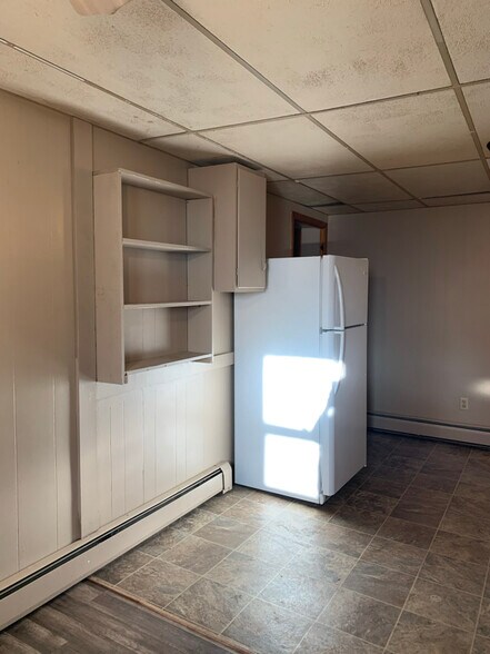 Building Photo - 10 Adams St