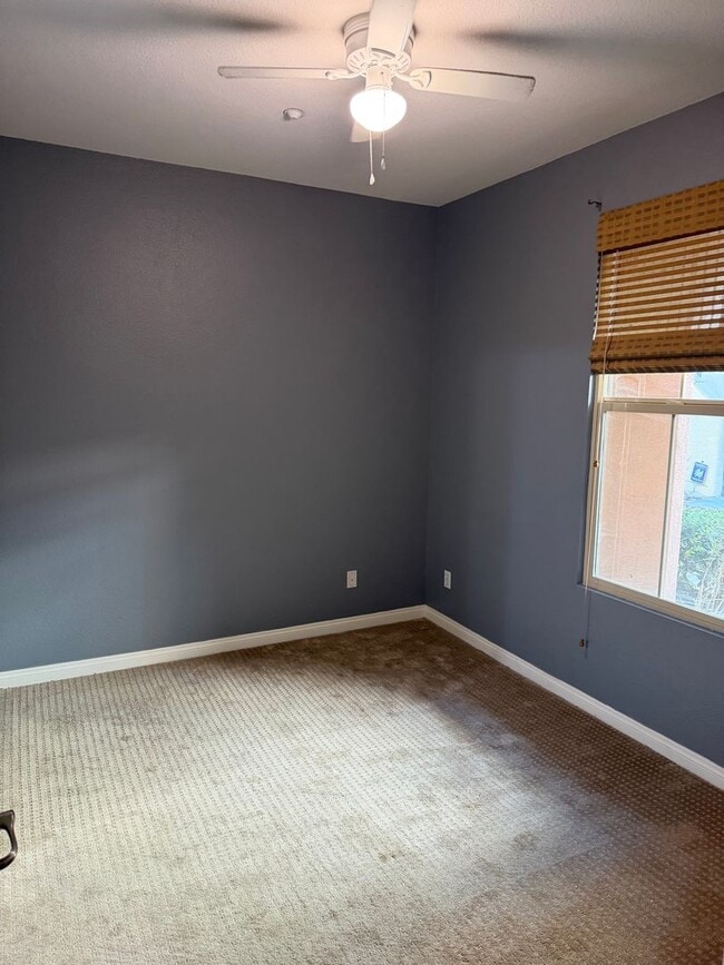 Building Photo - ESCALA - Luxury 2 / 2.5 Townhouse + 2 Car Garage in Gated Escala Community