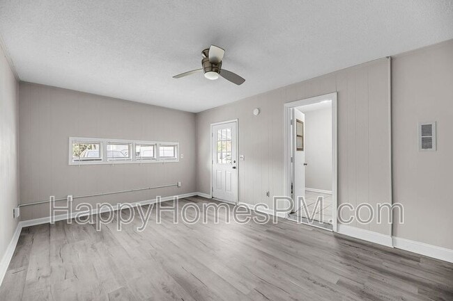 Building Photo - 51 Meander Row