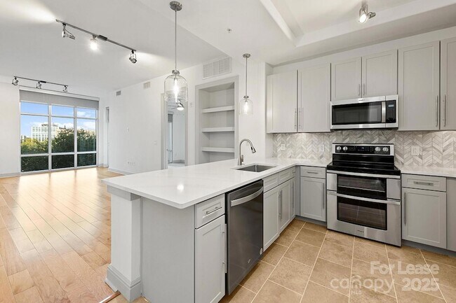 Building Photo - 125 W Tremont Ave