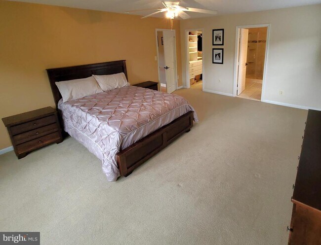 Building Photo - 18 Willow Glen Ct