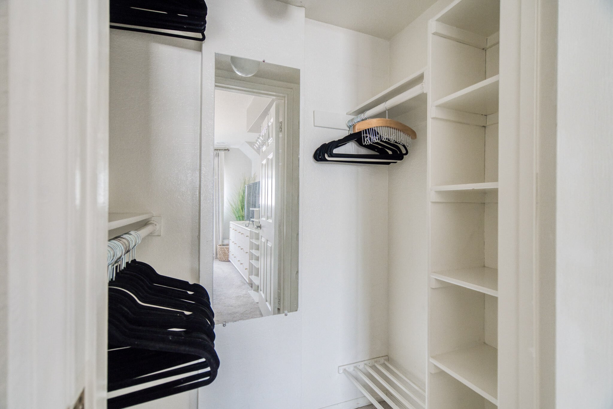 Building Photo - 839 S Holt Ave