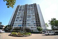 Building Photo - 410 W 7th St