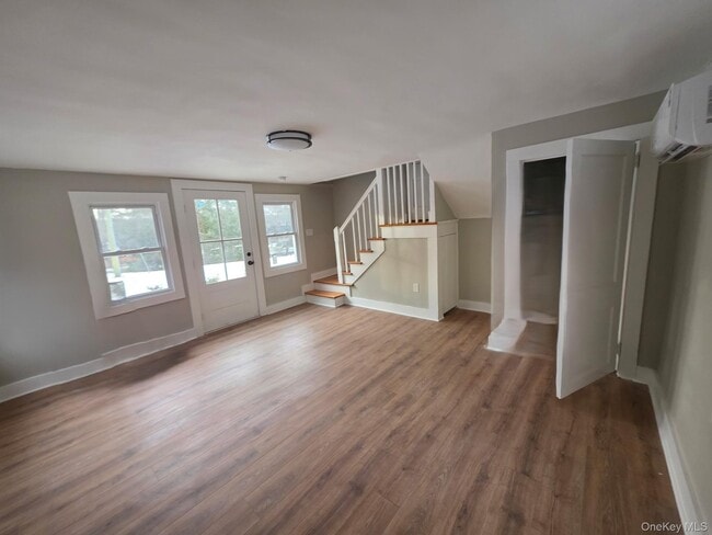 Building Photo - 263 S Mountain Rd