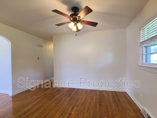 Building Photo - 204 Mt Pleasant Blvd