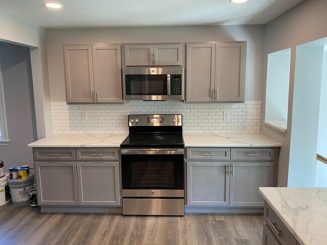 Building Photo - 108 Paoli Pike