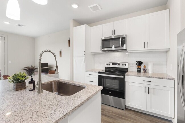 Building Photo - 5820 1/2 Cameron Road-SI FL4-ID1303396P