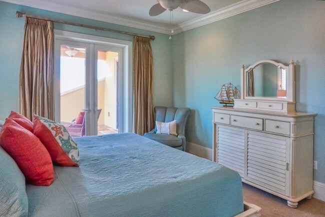 Building Photo - 1363 Oceanview Dr