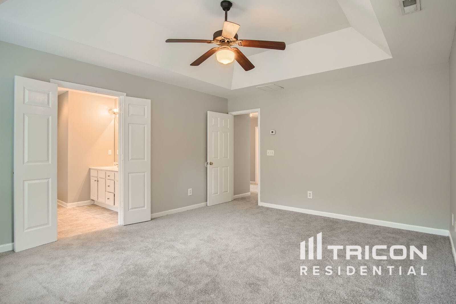 Building Photo - 8122 Valley Ridge Dr