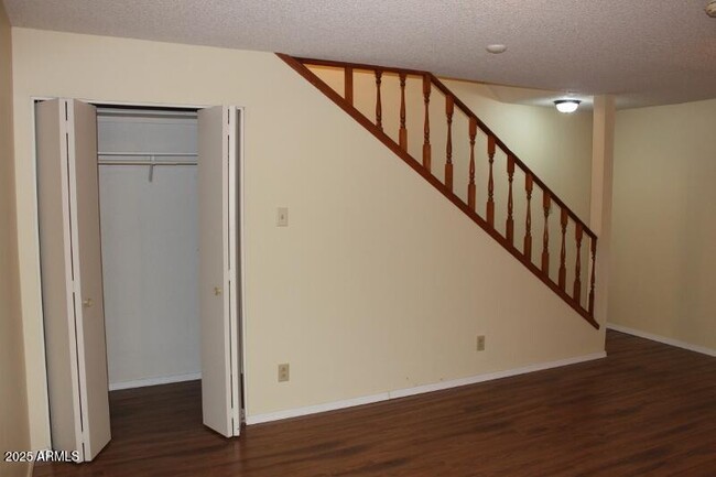 Building Photo - 2605 S Rita Ln