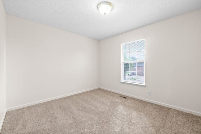 Building Photo - 3838 Jockey Dr
