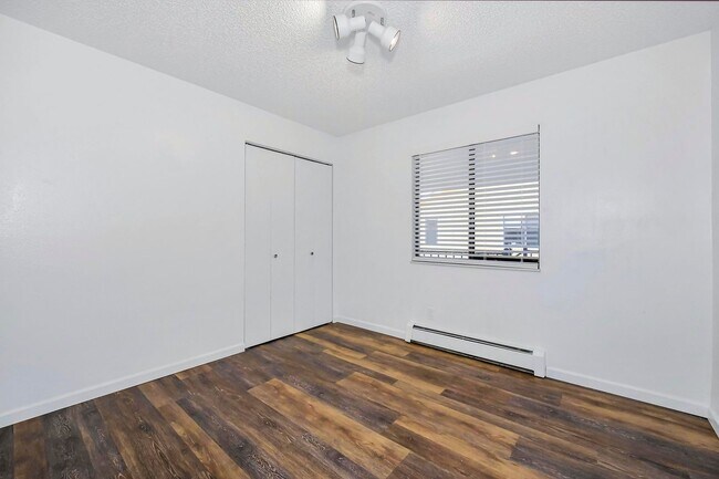 Building Photo - 6702 Dublin Loop W