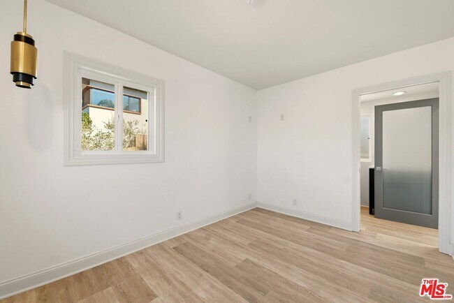 Building Photo - 204 Tranquillo Rd