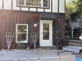 Building Photo - 8B Springfield Ct