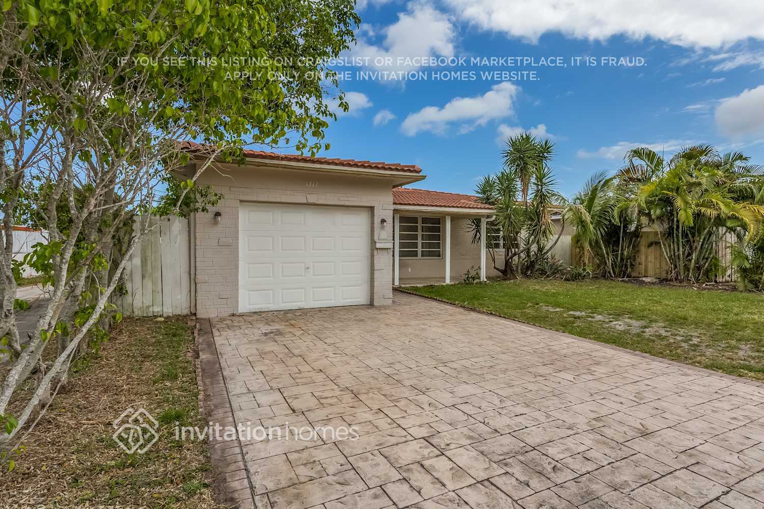 Building Photo - 1313 N Park Rd